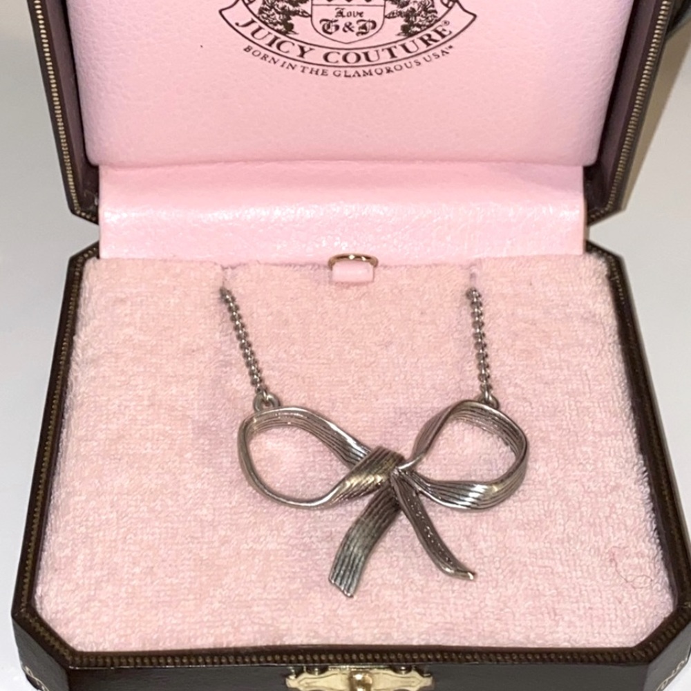 Juicy couture bow necklace in silver